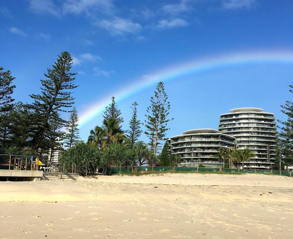 Апарт готель Ambience On Burleigh Beach Голд-Кост Екстер'єр фото